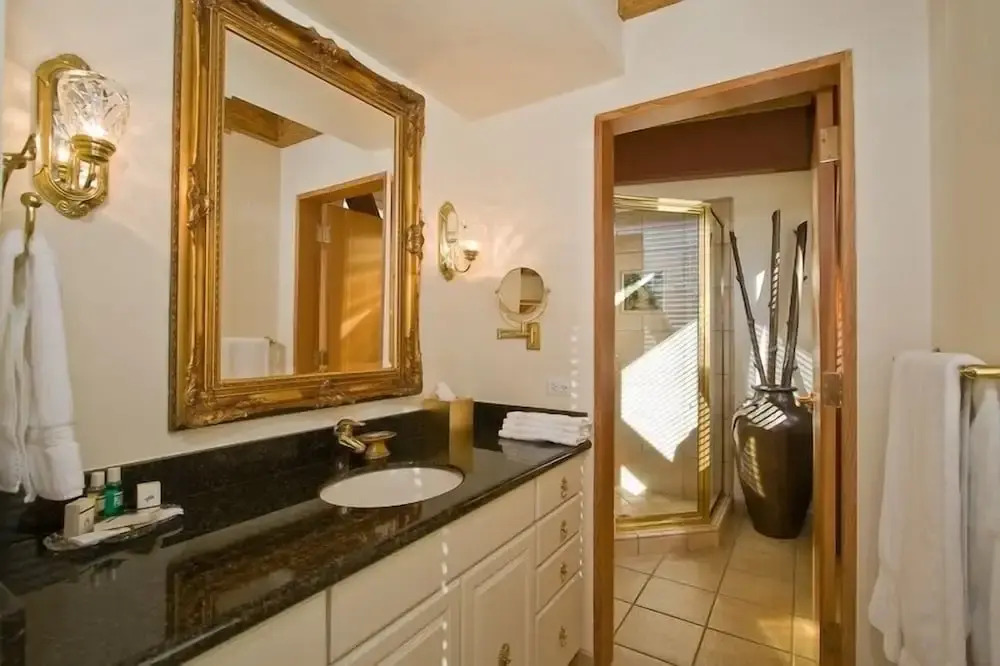 Downtown Penthouse 4 Bedroom Condo