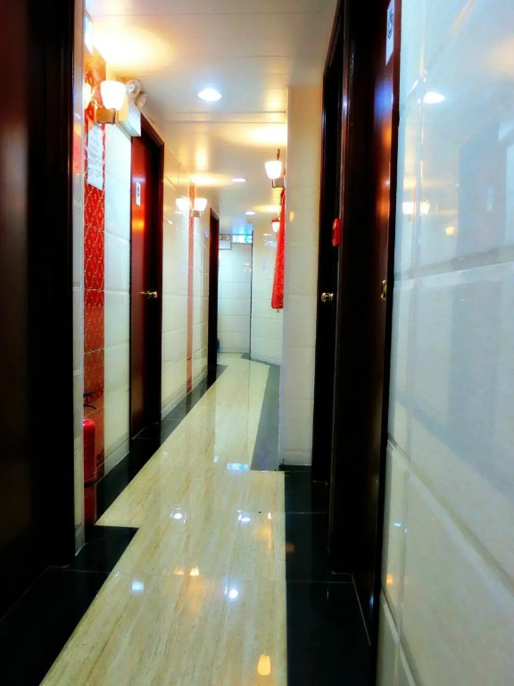 Premium Lounge