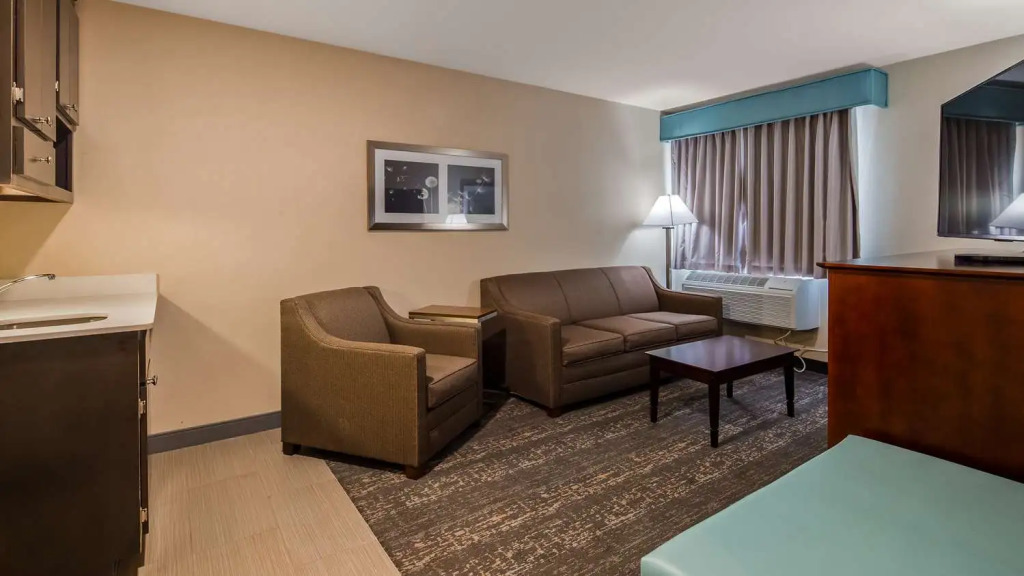 Best Western Hampshire Inn & Suites