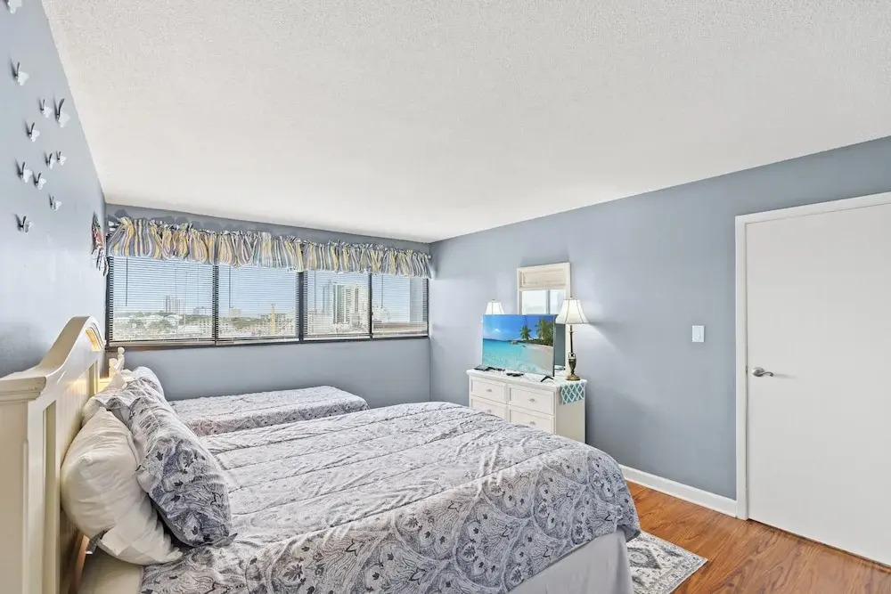 Holiday Towers by Elliott Beach Rentals
