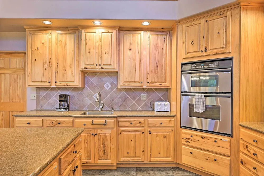 Charming, Spacious & Pet-friendly Buena Vista Home