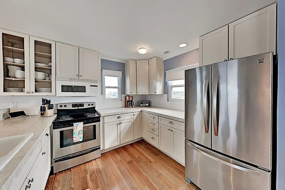 Hercules By The Sea W/ Expansive Deck & Patio 4 Bedroom Home