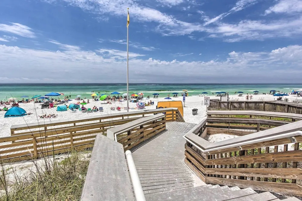 Explore Boardwalk Thrills! Central Destin Condo
