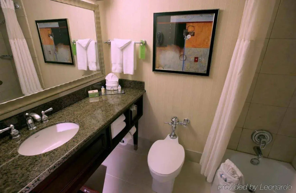 DoubleTree by Hilton Dallas Market Center