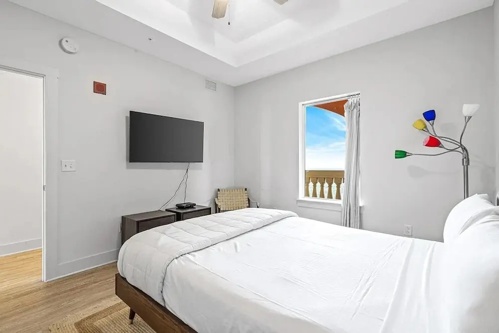 Salt and Shore Escape Sleeps 7