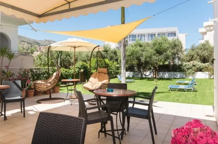 Emerald Studio & Hotel