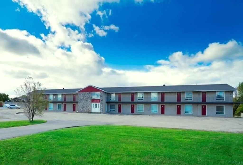 Huron Coast Inn