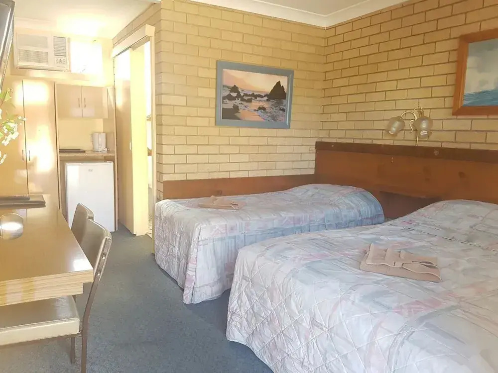 Lake Front Motel
