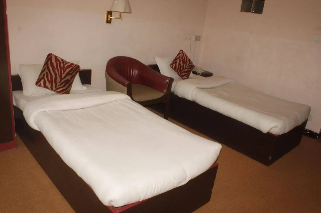 Palagya Hotel & Restaurant
