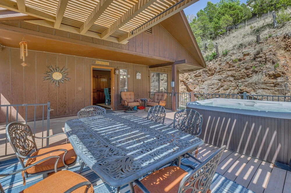 Tranquil Ruidoso Cabin w/ Private Hot Tub!