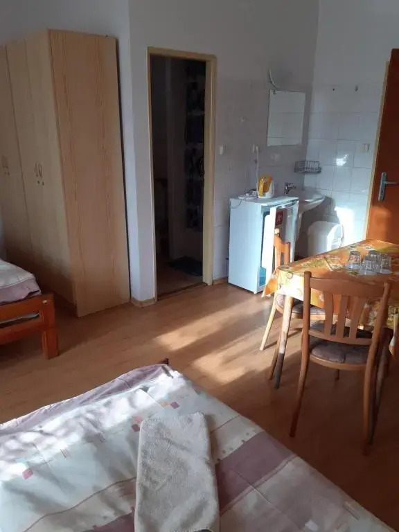 Ubytovňa a penzión Tavros
