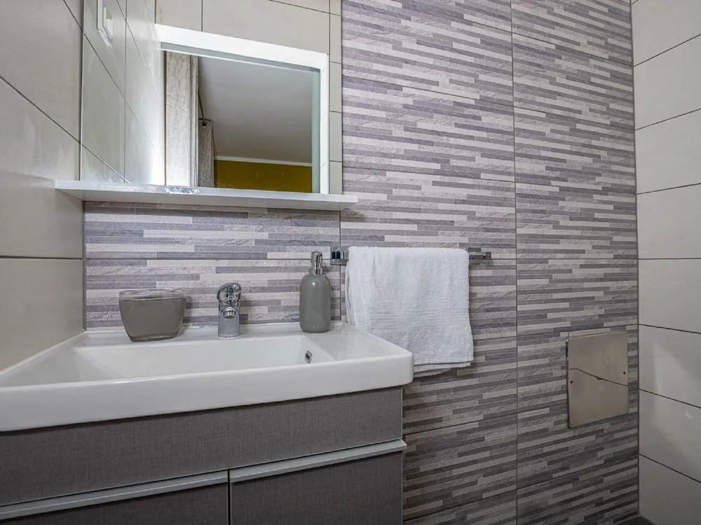 Luxurious Apartment in Dramalj with Swimming Pool