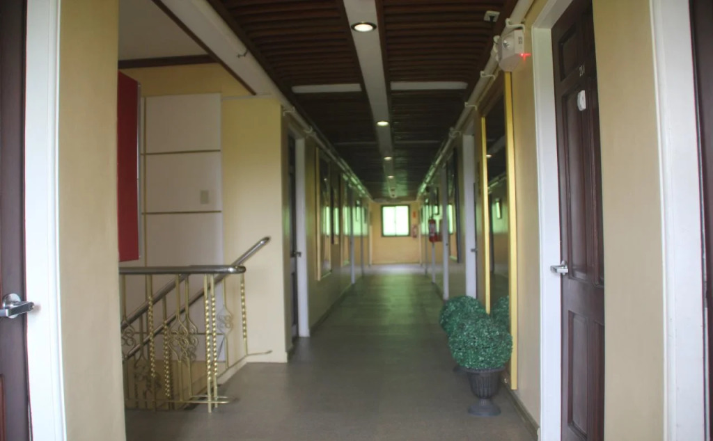 Spring Plaza Hotel