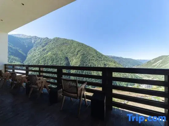 Qingya Yuanshan Homestay,Mount Siguniang