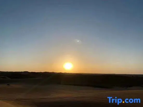 Stay overnight at the Desert Lakeside Camping Hotel