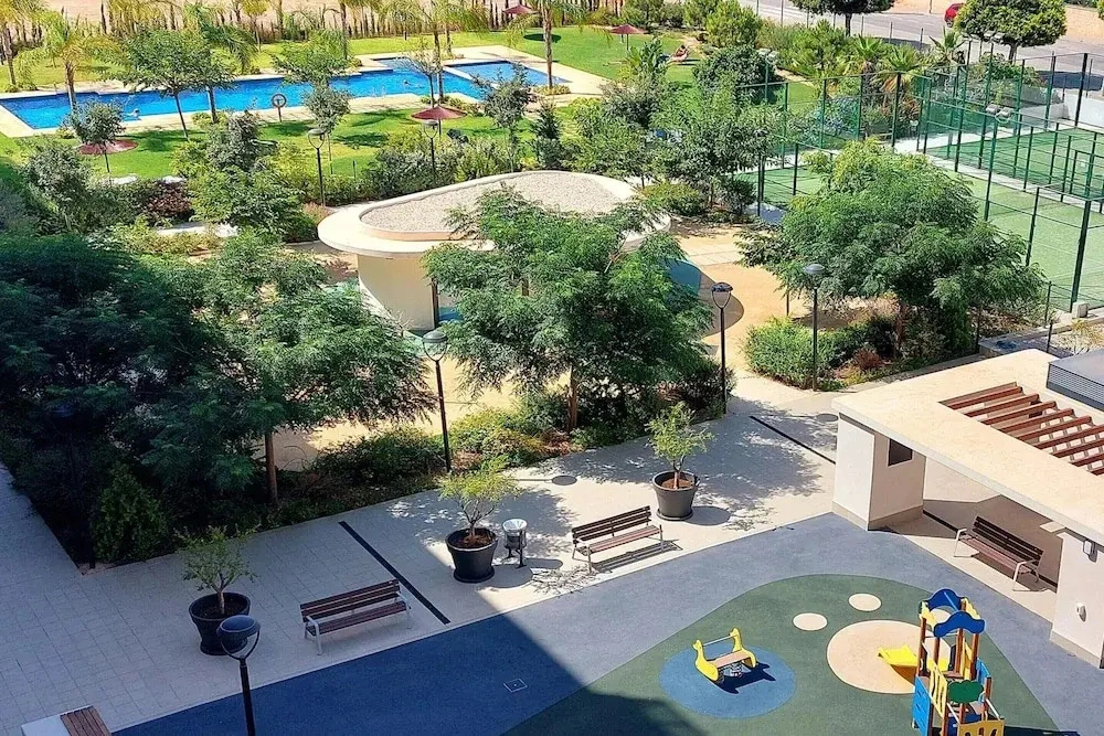 Flat in Villajoyosa with Sea Views & Pool
