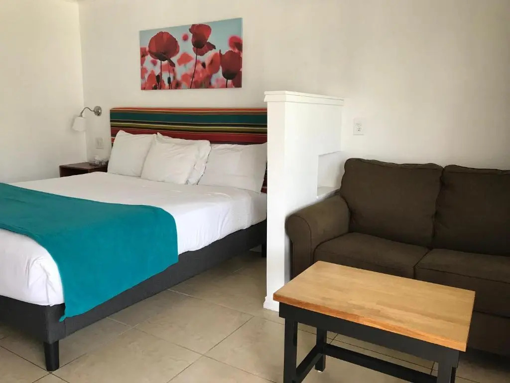 Sandyland Reef Inn
