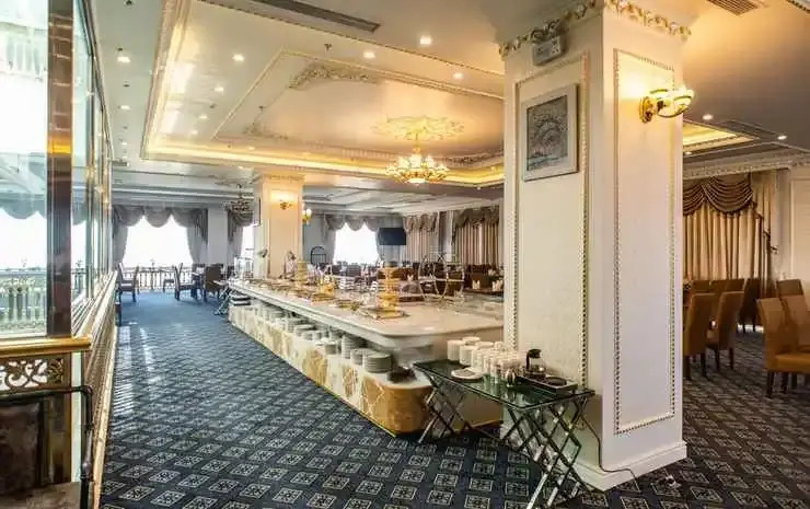 THE SHINE HOTEL