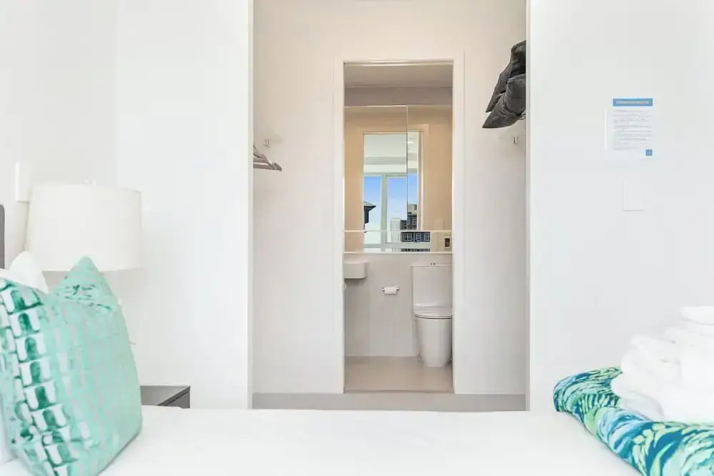 Brand New! Luxe 3BR In Aotea Square I Zodiak Stays