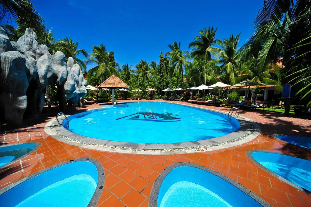 Four Oceans Beach Resort - Bon Bien Mui Ne