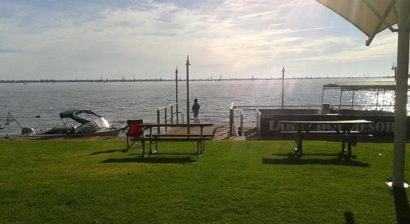 Lake Edge Resort