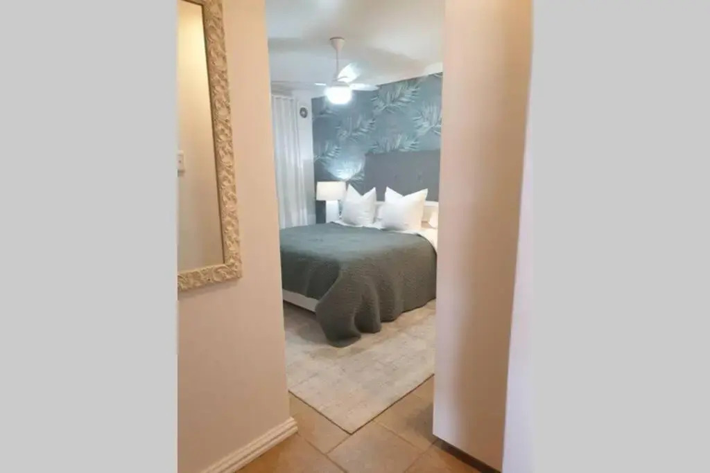 Entire Cottage to Hire on Chartwell Drive