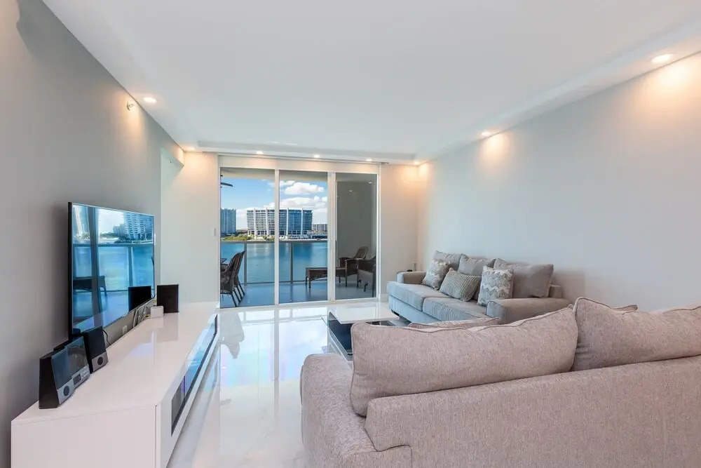 Le Marina Bay 701 by Go Florida Condo, Sunny Isles