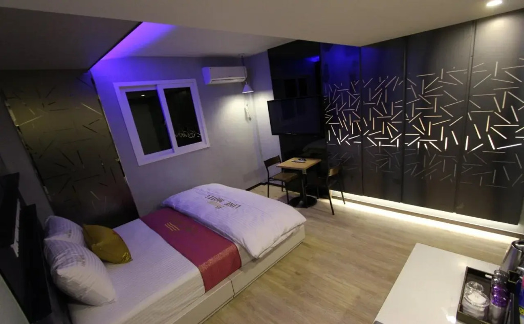 Line Motel