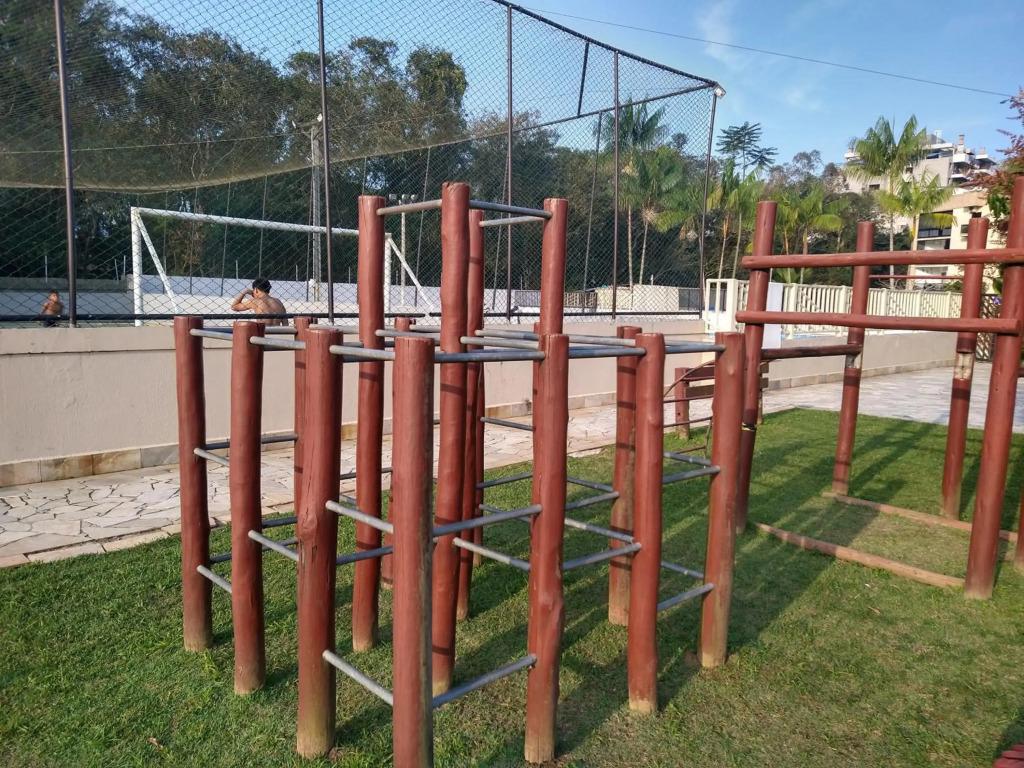Apartamento Centro de Bertioga 100MTS da praia.