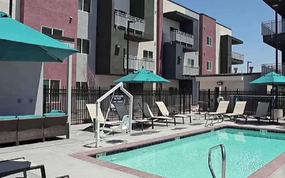 Horizon Luxury 1BR Retreat Pool Hot Tub Wifi