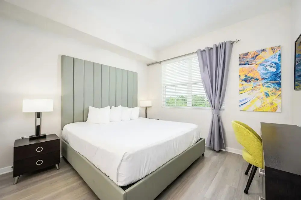 Brand New Modern Vista Cay Reserve Condo - 5008
