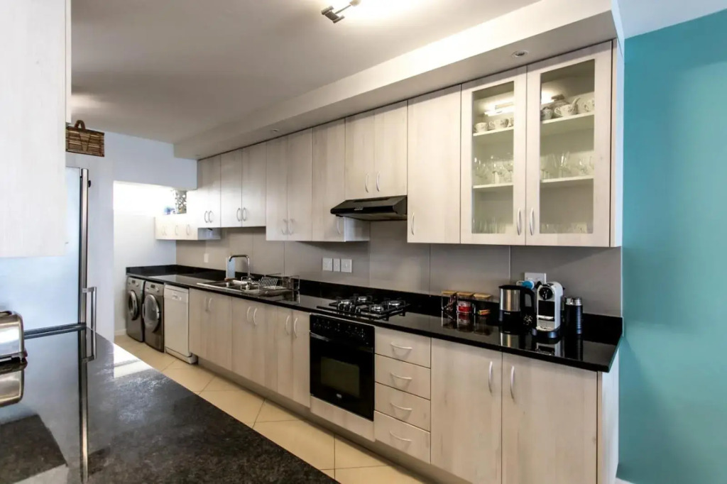 Bayview 208