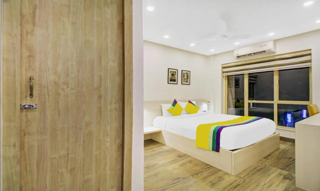 Itsy Hotels Transit Express Near Sealdah Station