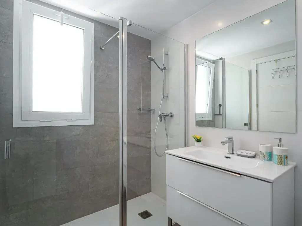 Via Celere 2326 Apartment with sea view
