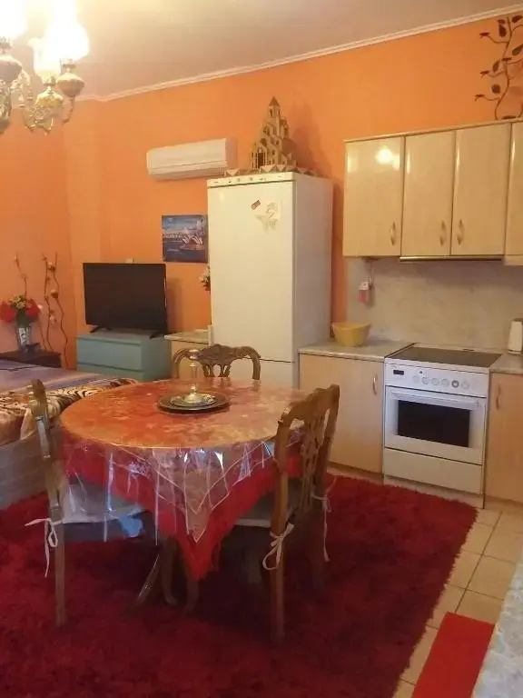 1 Athens Airport House