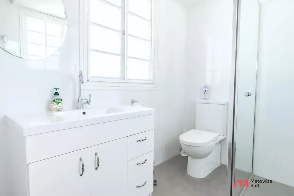 Metawisebnb Waterfront 3BR Coastal Escape