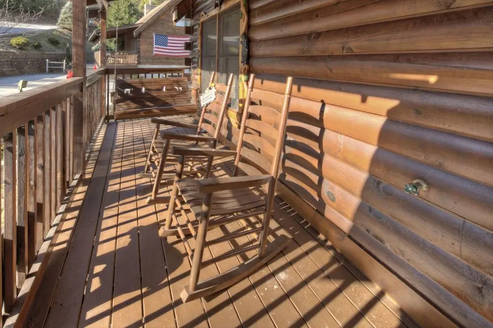 The Cozy Bear by Eagles Ridge Resort
