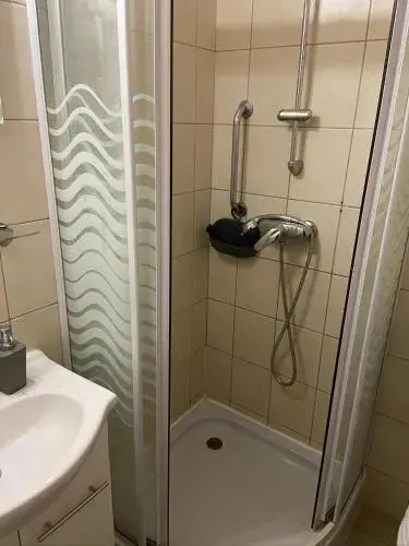 Guest Rest Studio Apartments