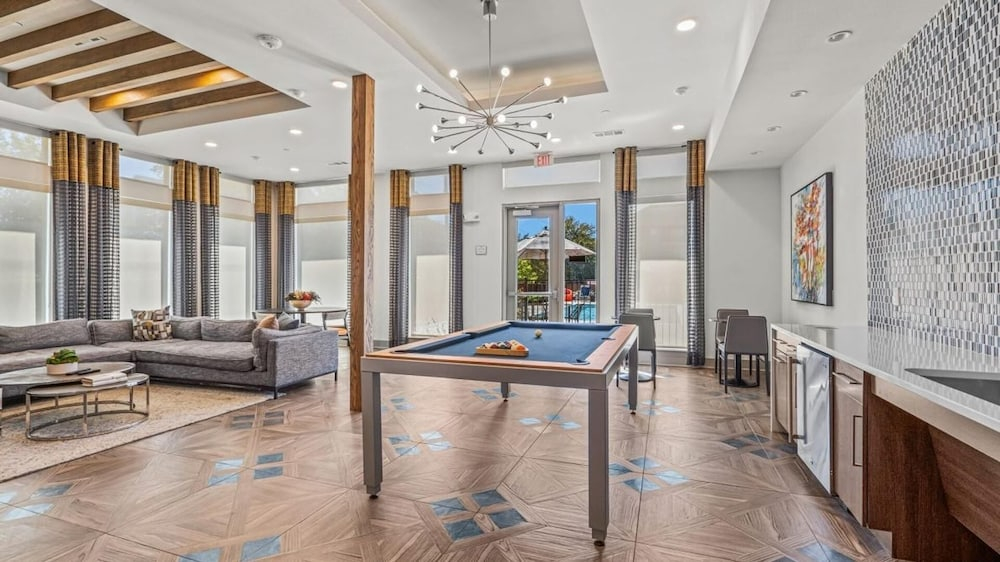 Landing Apartments near Dallas Medical District