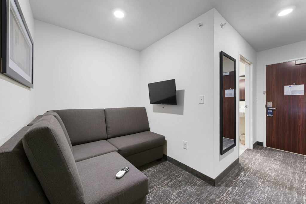 Cobblestone Hotel & Suites - Urbana