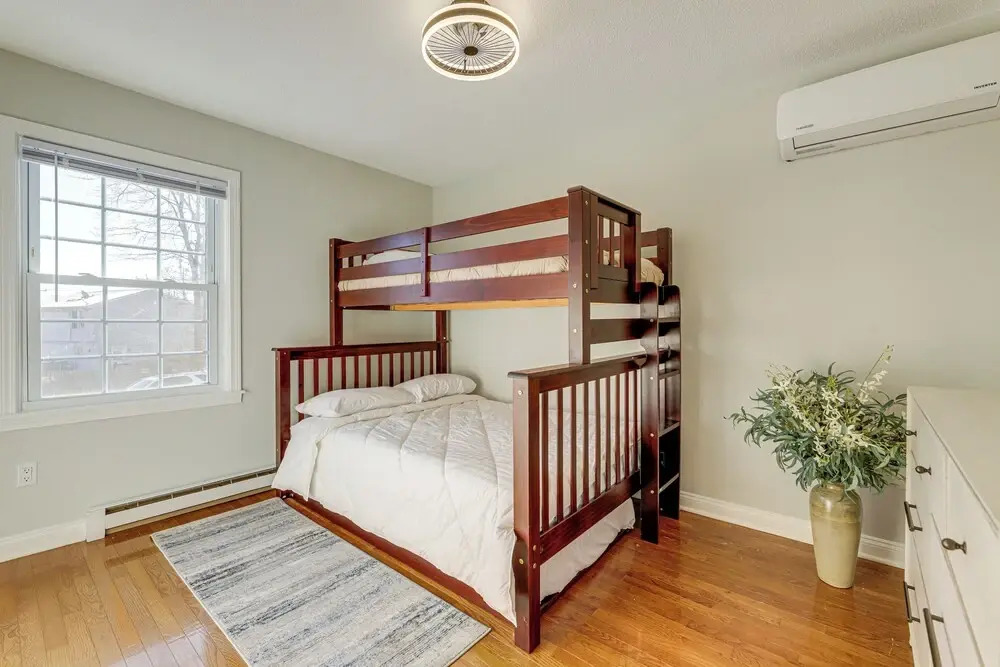 Niantic Duplex w/ Deck < 1 Mi to Beach + Boardwalk