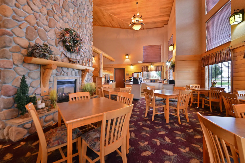 Kelly Inn and Suites Mitchell