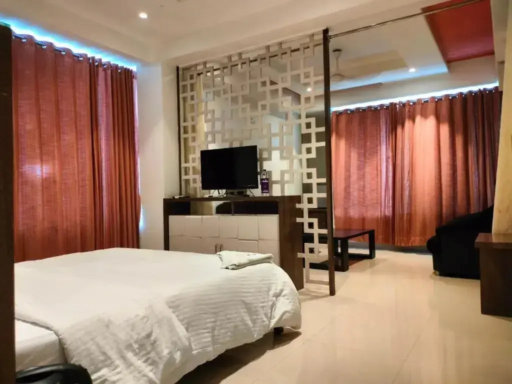 Hotel Season 4 -3-star hotel