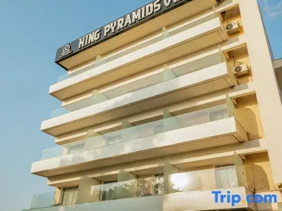 Cheristo pyramids view inn
