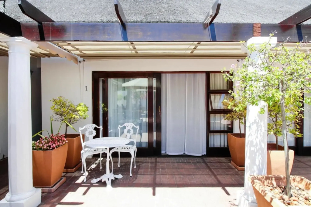 Cape Village Lodge