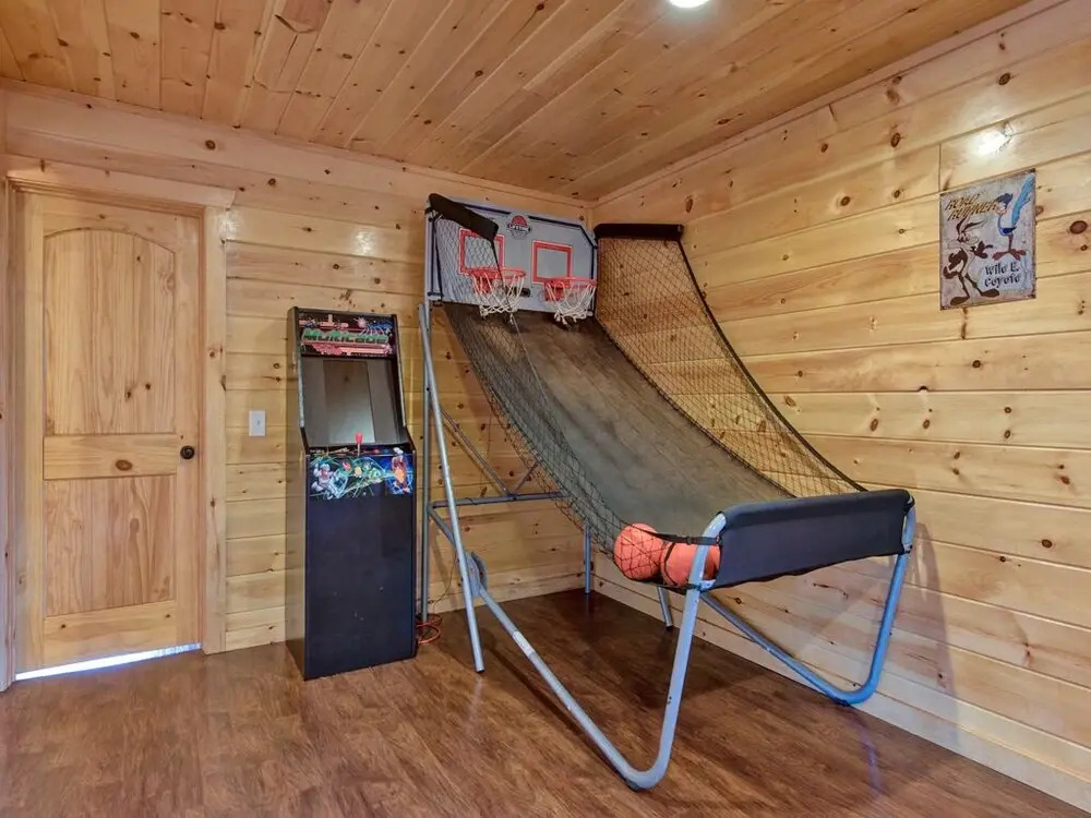 Parkside Lodge 6 Bedroom Home with Hot Tub