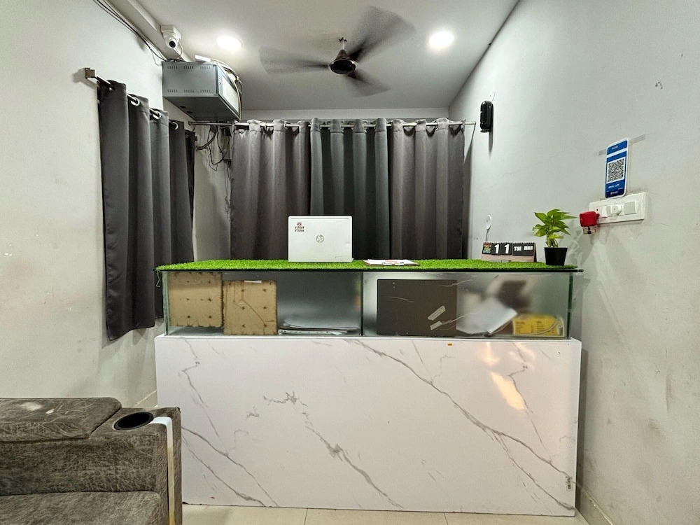 Hotel O Madhapur - Borabanda