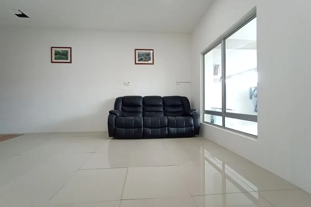 OYO 90275 Meow Homestay