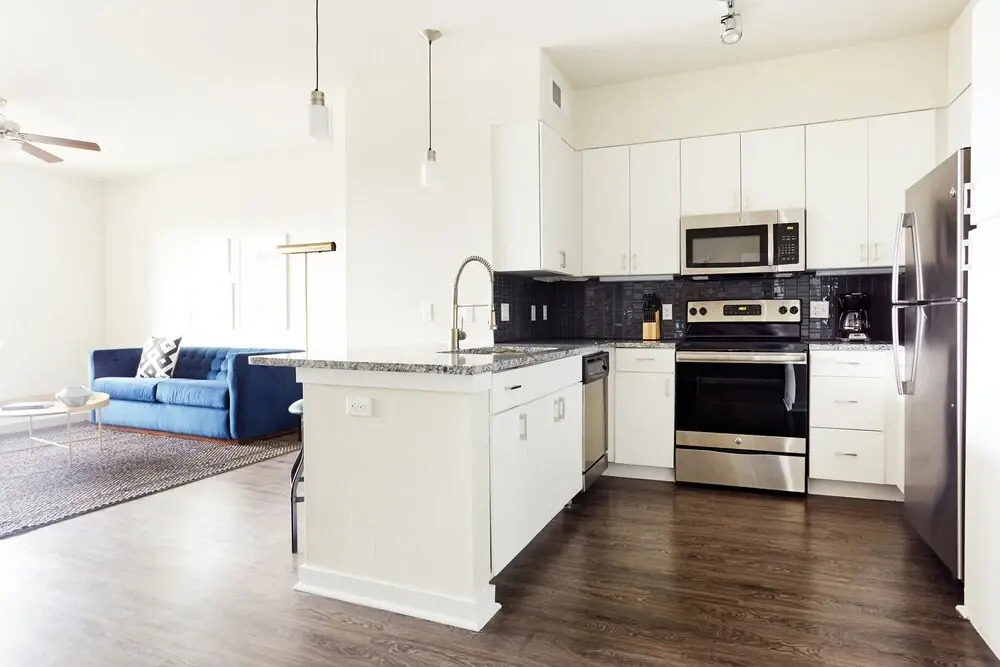 Lively West Congress Suites by Sonder