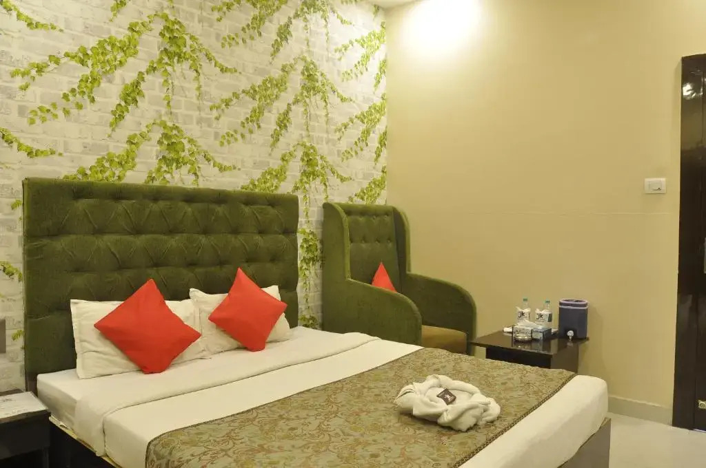 The JK Hotel - Opp Railway Station